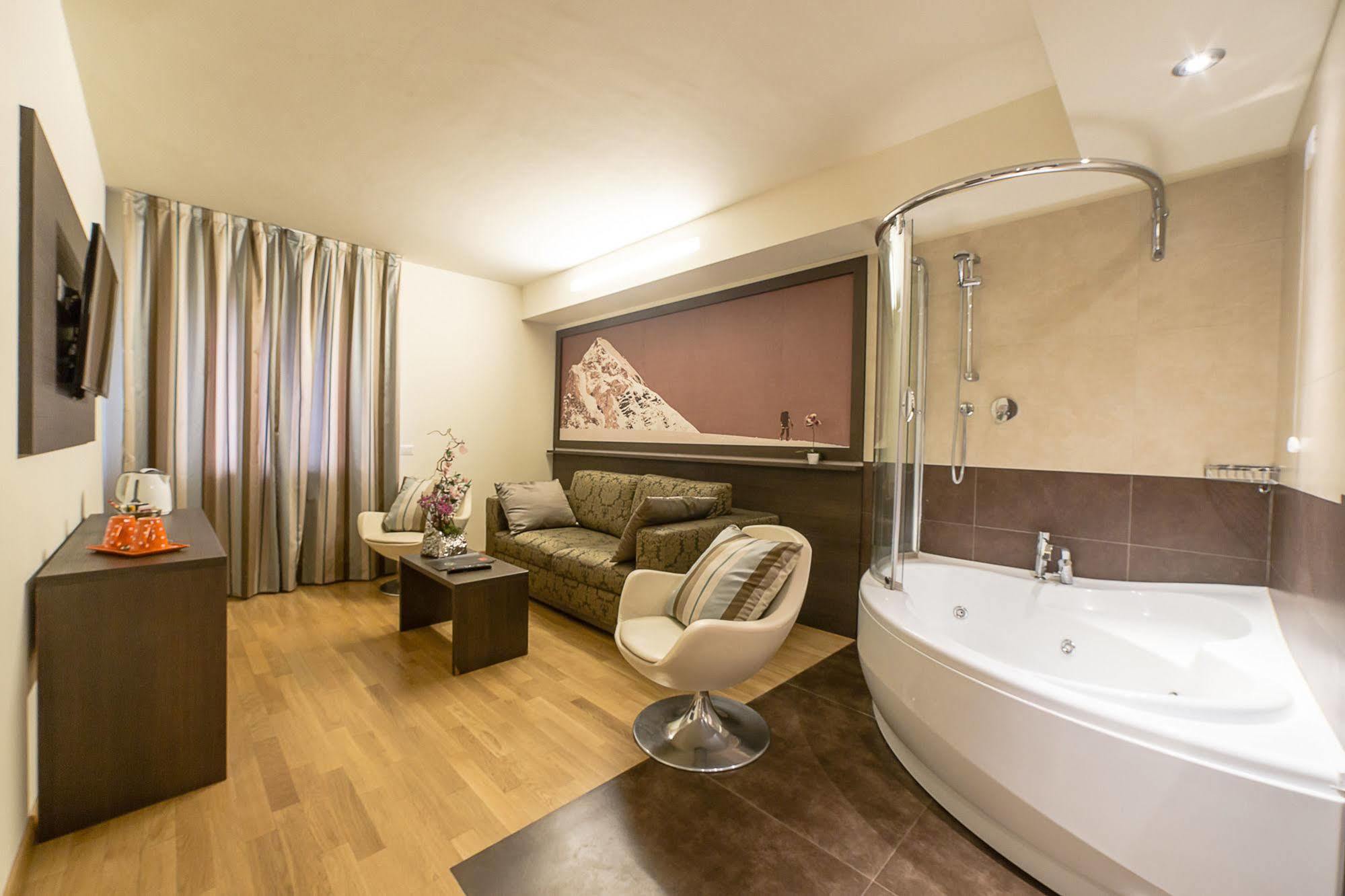 HB Aosta Hotel&Balcony SPA Zewnętrze zdjęcie